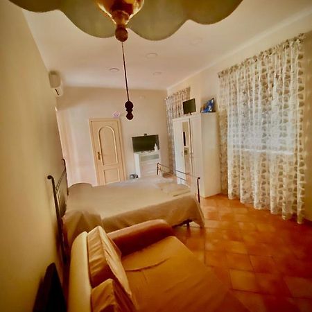 Casa Di Nonna Mia Bed and Breakfast Napels Buitenkant foto